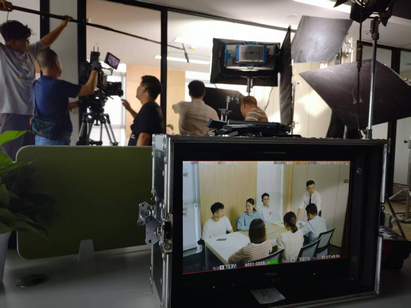 炎陵县TVC拍摄公司：科技产品视觉化大师，诠释未来感与功能美学